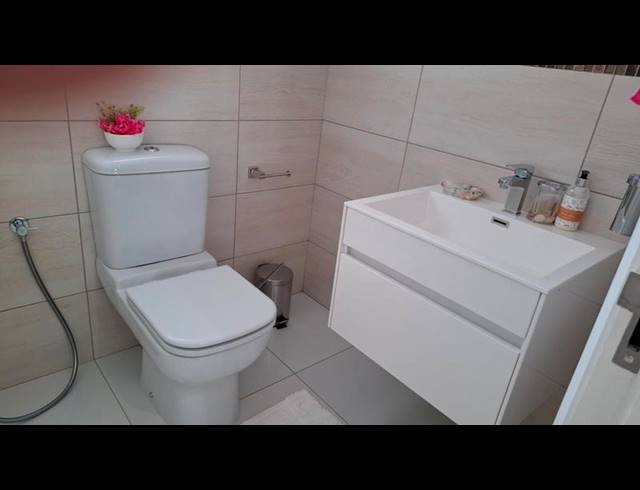 3 BEDROOM TOWNHOUSE FOR SALE IN HILLCREST
